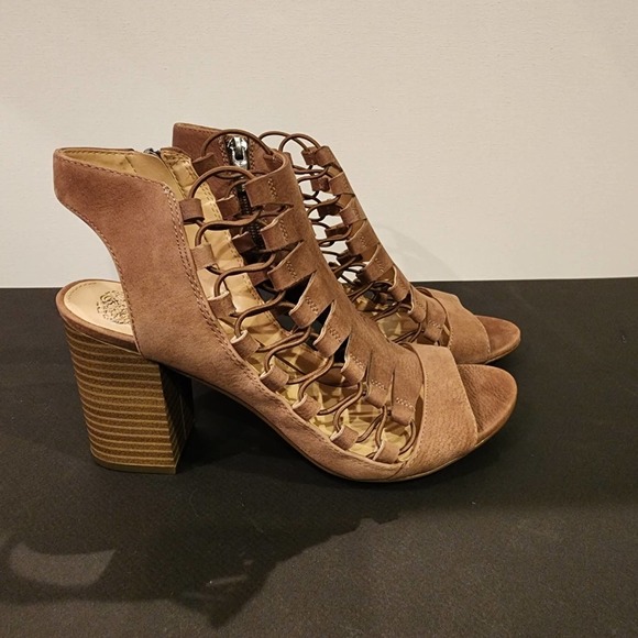nwot VINCE CAMUTO "BRIAZ" Taupe Leather Gladiator Sandal booties SIZE 8.… - Picture 2 of 12